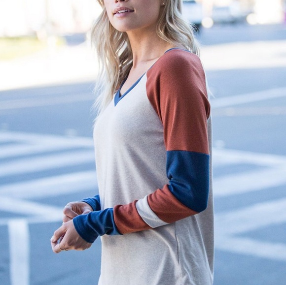 ❣Oatmeal Color Block V-neck Top❣ - Picture 2 of 2